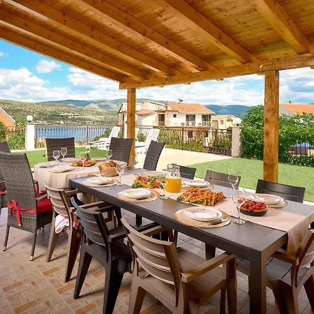 Beautiful In Mastrinka With Wifi Casa vacanze