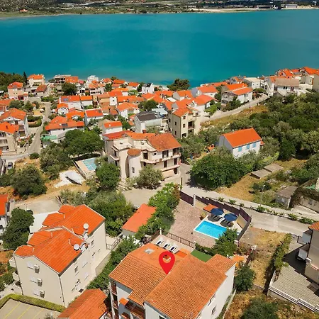 Beautiful In Mastrinka With Wifi Casa vacanze