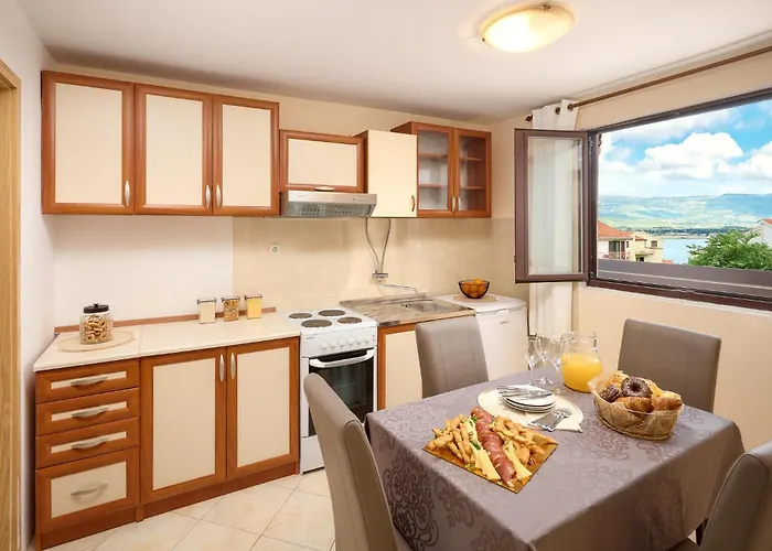 Beautiful In Mastrinka With Wifi Casa vacanze