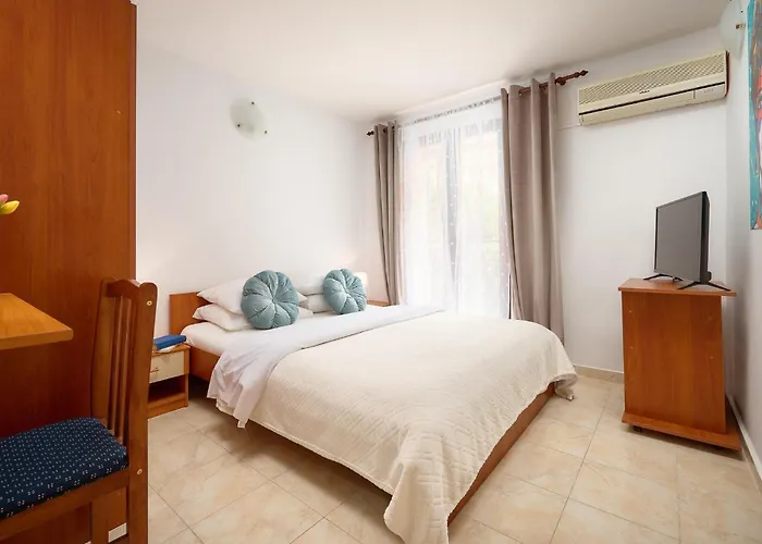 Beautiful In Mastrinka With Wifi Traù